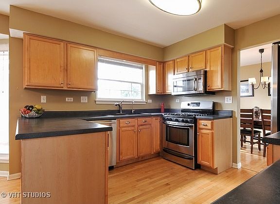 5th image of 50 White Oak Dr