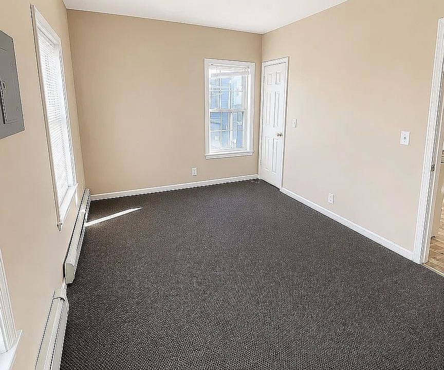 2nd image of 532 Main St APT 15