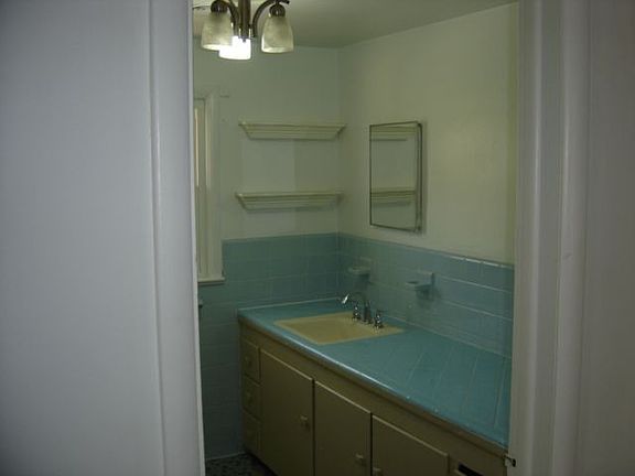 3rd image of 231 W Park Dr
