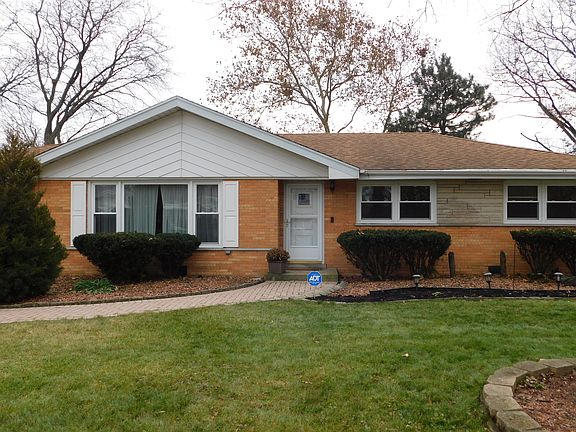 3rd image of 6125 W 127th Pl