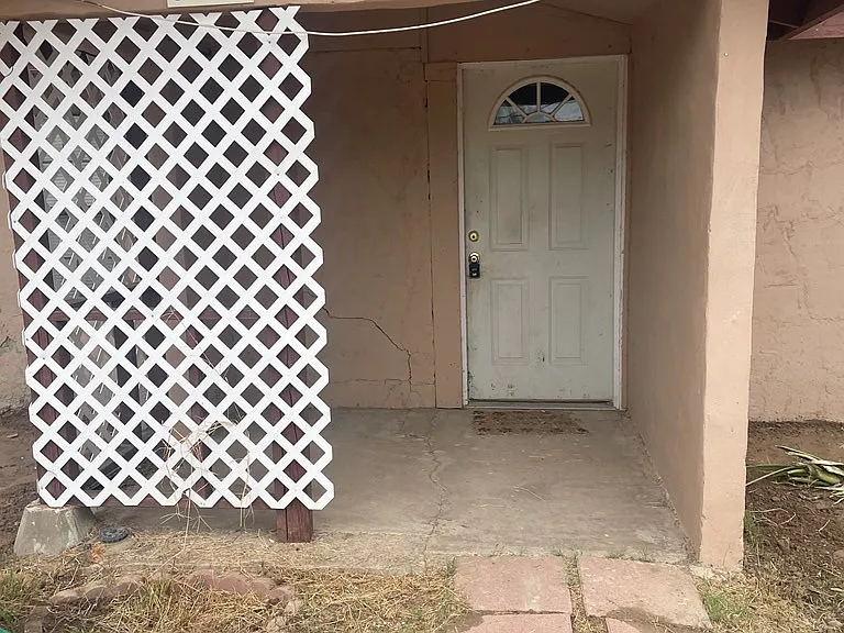 3222 Yucca Loop — Photo 3