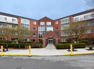166 Place Ln #166, Woburn, MA 01801