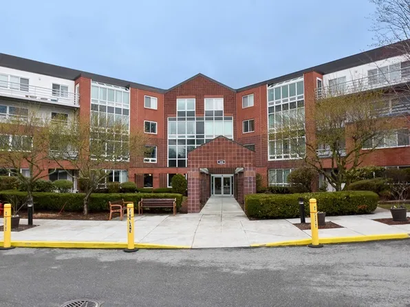 166 Place Ln #166, Woburn, MA 01801