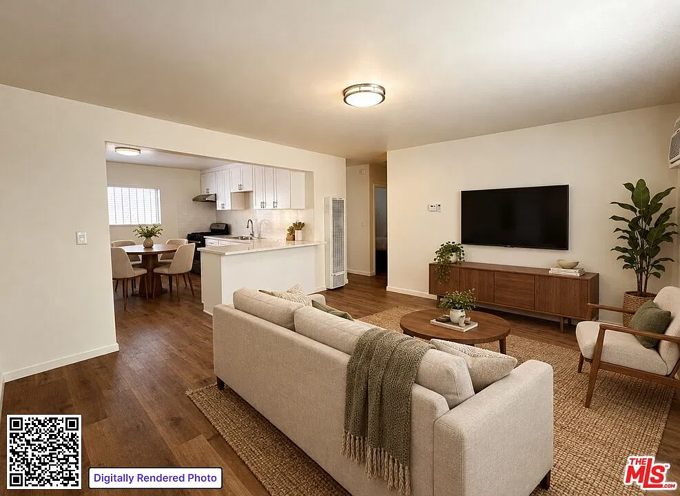 2 bed, 1.0 bath, 700 sqft, $2,500 — Photo 1