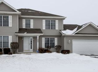 655 Ridge Dr, Elburn, IL 60119