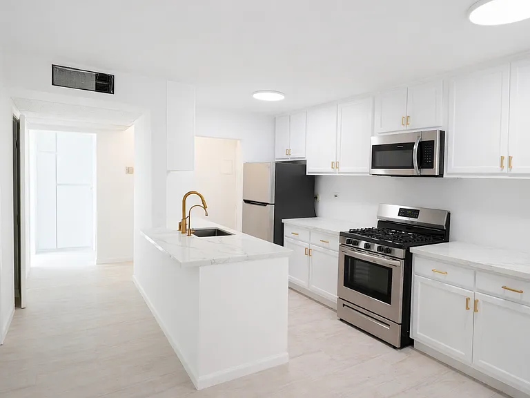421 S La Fayette Park Pl #404 — Photo 5