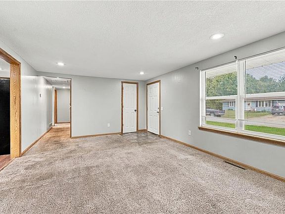 4th image of 103 W Joy St