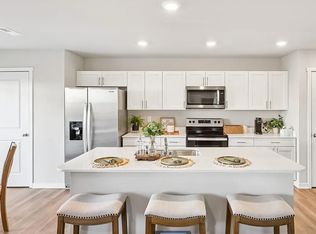 104 Daisy Ln, Waukee, IA 50263