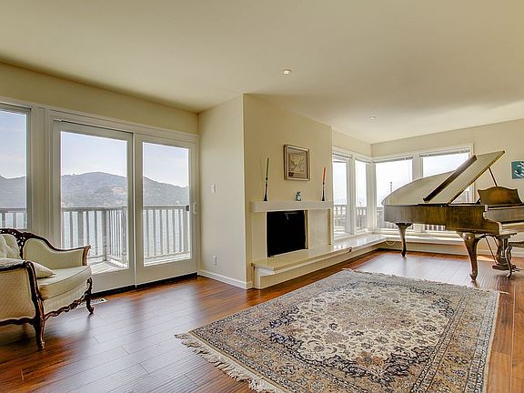 5th image of 2030 Paradise Dr