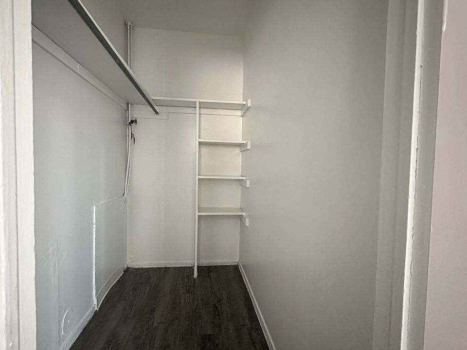 Walk-in Closet