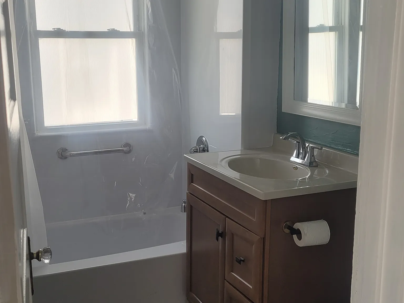 2 bed, 1300 sqft, $1,000 — Photo 1