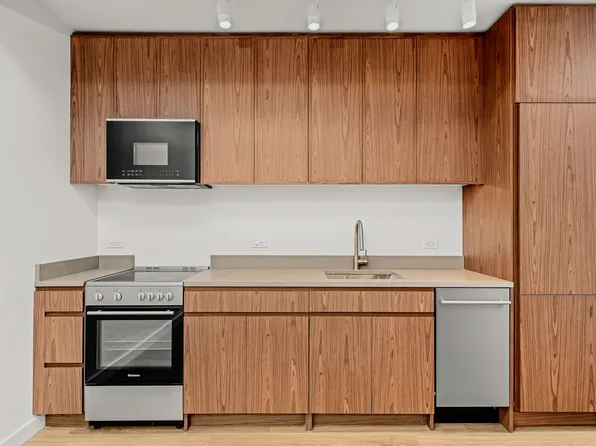40 Bruckner Boulevard image 1 of 31