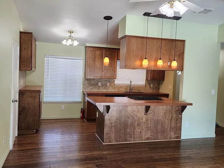 1712 Applegate Dr — Photo 11