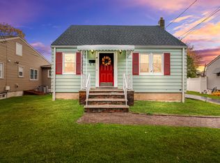 26 Glaser Ave, Raritan, NJ 08869