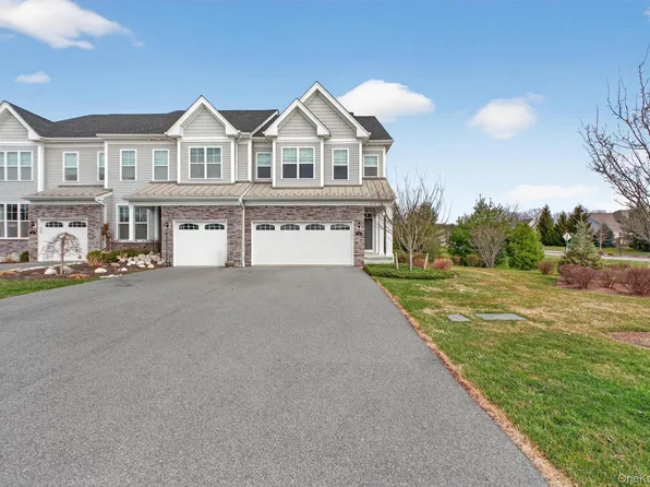 25 Hoffman Road, Hopewell Junction, NY 12533