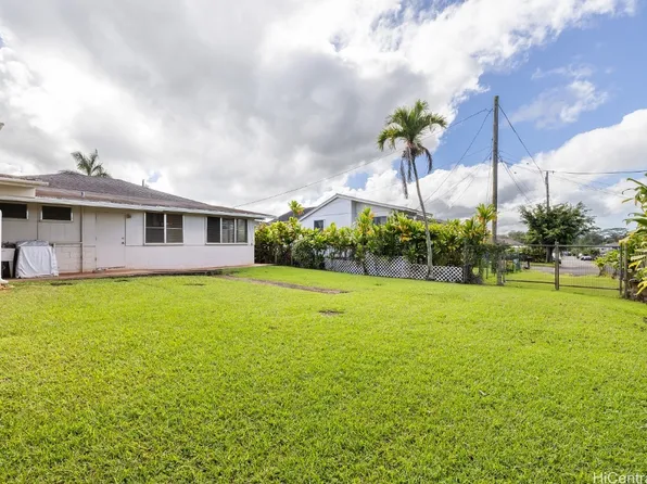90 Kilea Pl, Wahiawa, HI 96786