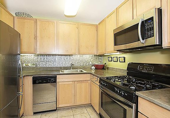 3rd image of 163 Saint Nicholas Ave APT 6E