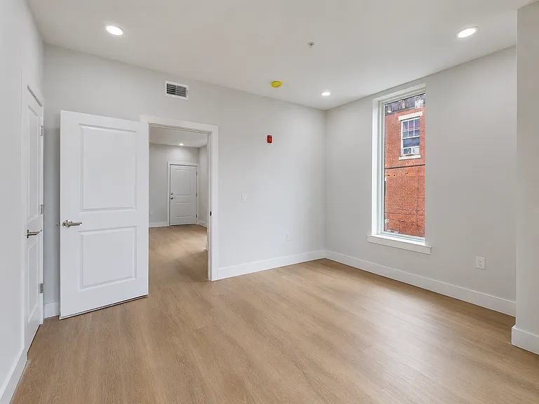 122 E Cumberland St — Photo 9