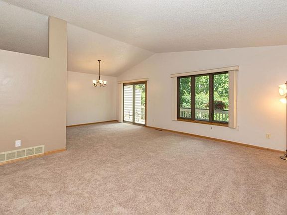 2nd image of 3158 Farnum Dr #B