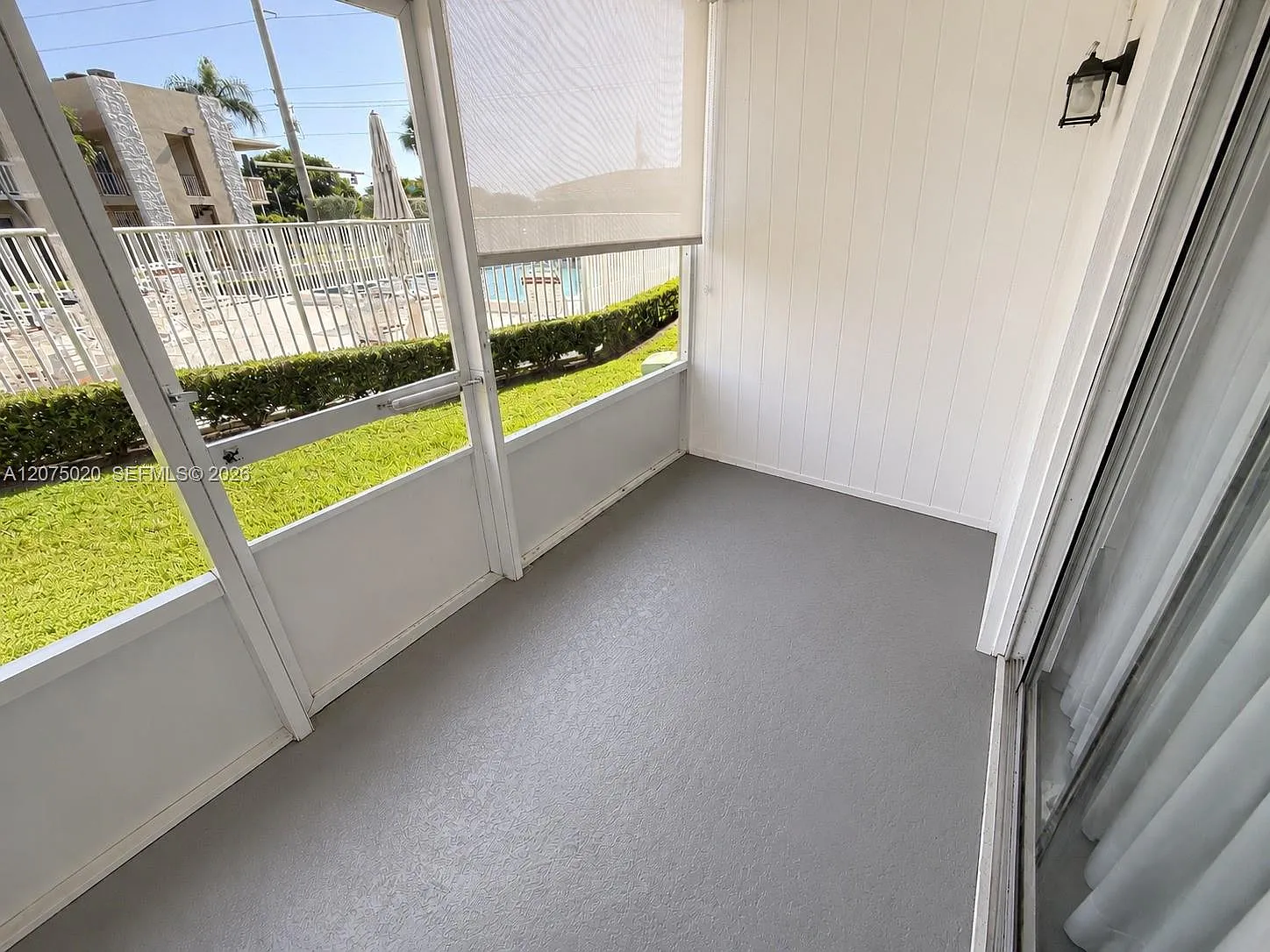 Village Garden Condo Apts — Photo 4