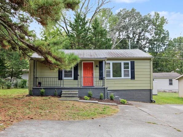 303 Cave St, Rossville, GA 30741