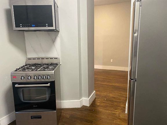 2nd image of 411 E 118th St #7-3