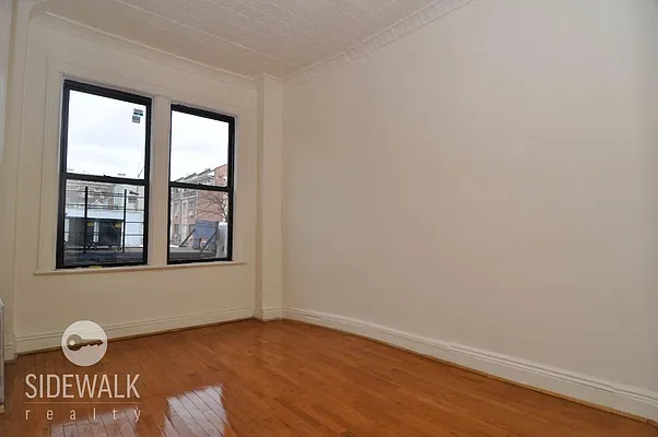 Rented by Sidewalk Realty LLC | media 3