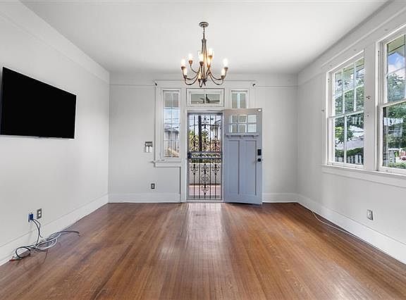 3rd image of 840 Solomon Pl