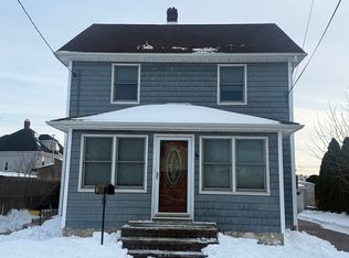46 Lafayette Ave APT 2, Westbury, NY 11590