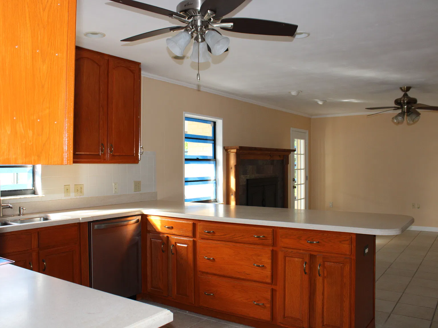 3 bed, 1620 sqft, $3,000 — Photo 4