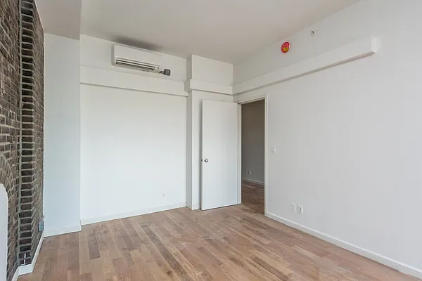 Rented by Nooklyn NYC LLC | media 28