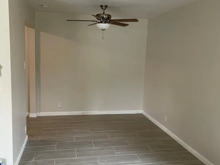 15707 Longworth Ave — Photo 3