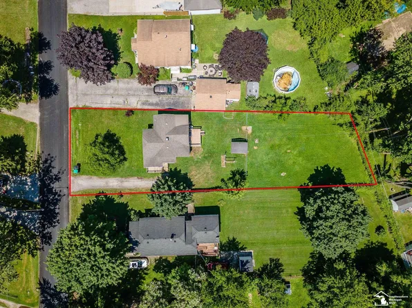 13054 Race St, South Rockwood, MI 48179