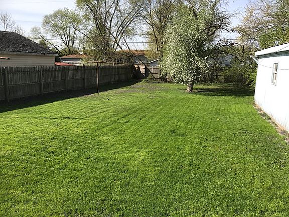 5th image of 1412 W 61st Pl