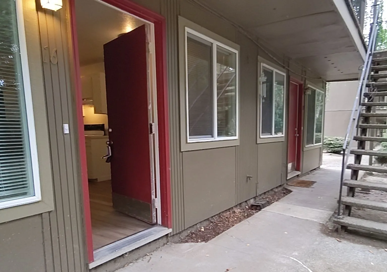 West Slope Apartments — Photo 2