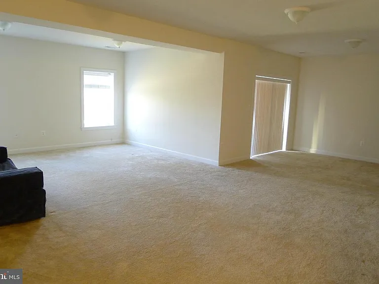 1926 Belleville Dr NE — Photo 16