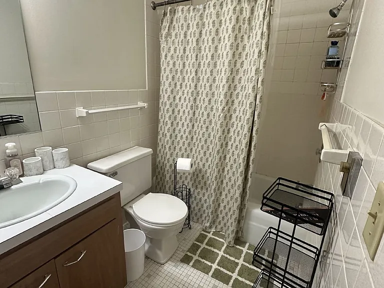 221 Lake St #4 — Photo 5