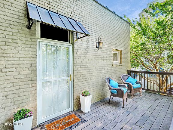 2nd image of 1505 Rosewood Ave APT 9