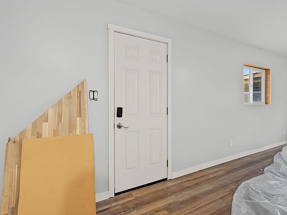 5th image of 21 Spruce Cres