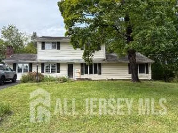 15 Allston Rd, Kendall Park, NJ 08824