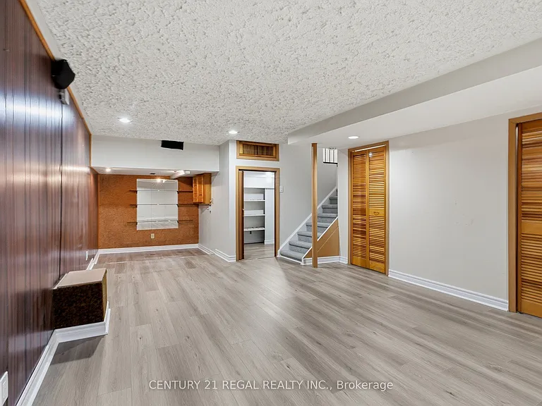 28 Newdawn Cres — Photo 29