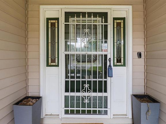5th image of 35103 Riverside Ct