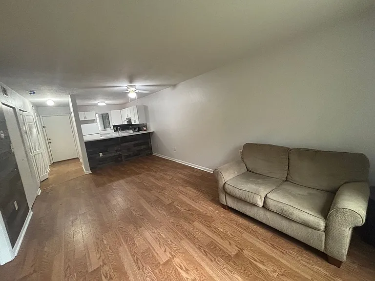 81 SE 16th Ave #D103 — Photo 13