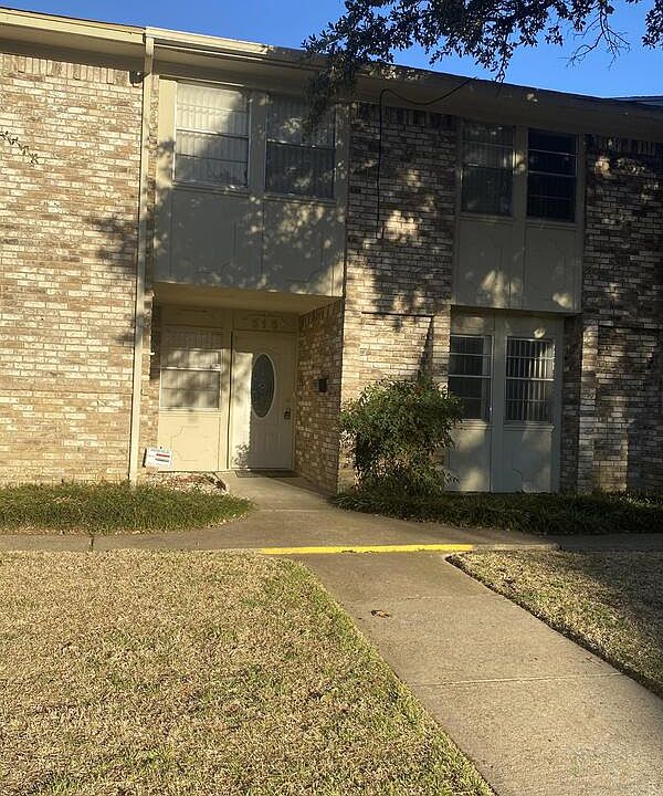 1st image of 515 Towne House Ln