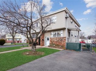 101 Lonergan Dr, Suffern, NY 10901
