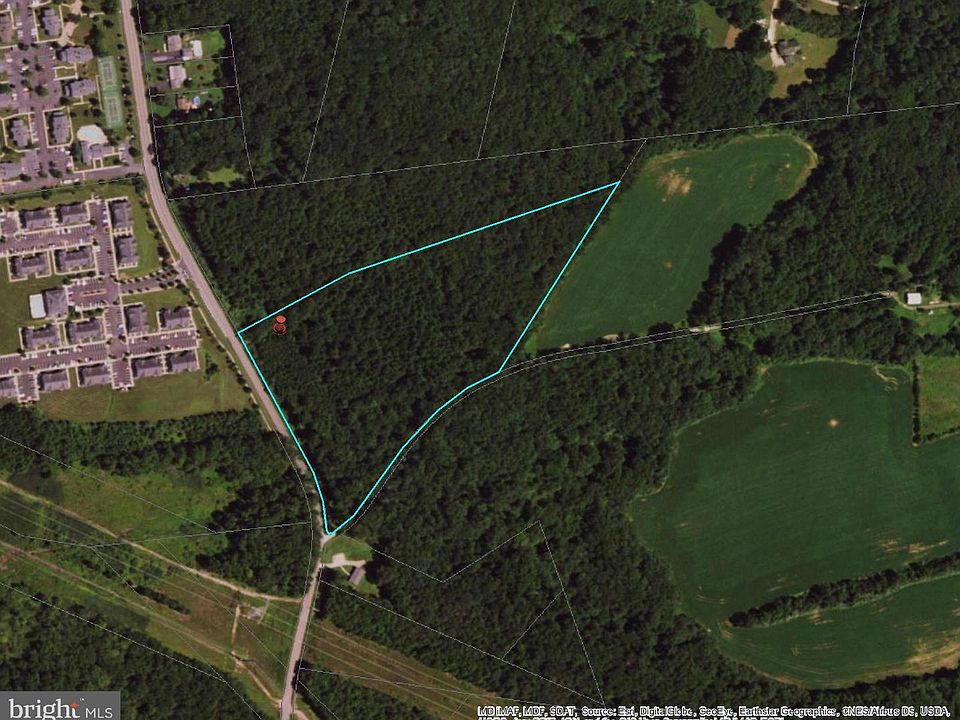 1st image of 320 Muddy Ln