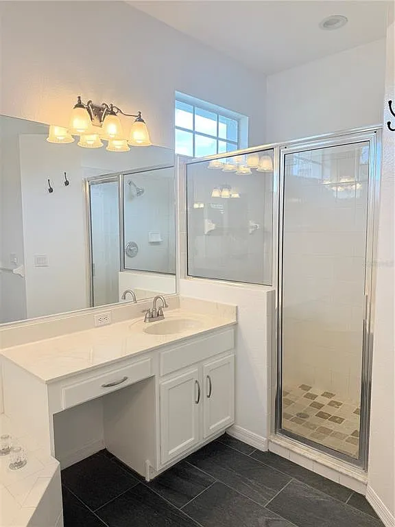 3 bed, 2.0 bath, 1693 sqft, $2,900 — Photo 3