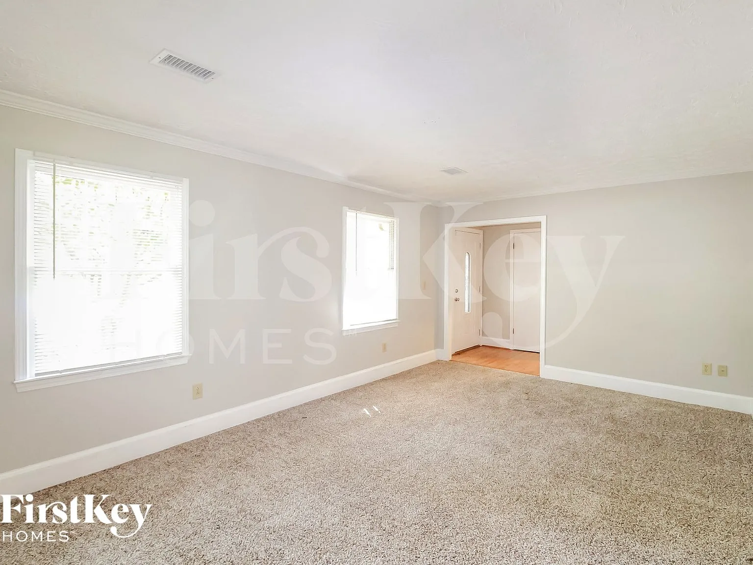 4 bed, 2.5 bath, 2411 sqft, $2,830 — Photo 3