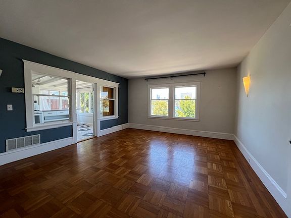 3rd image of 2238 Lakeshore Ave #5