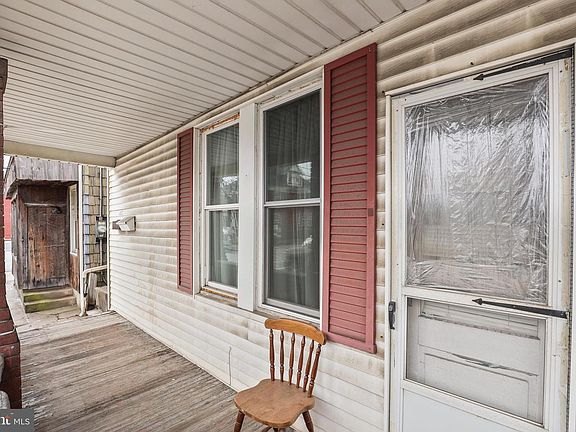 3rd image of 402 Broadway